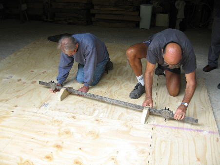 Danny and Mick using the trammel to mark out the Brakewheel