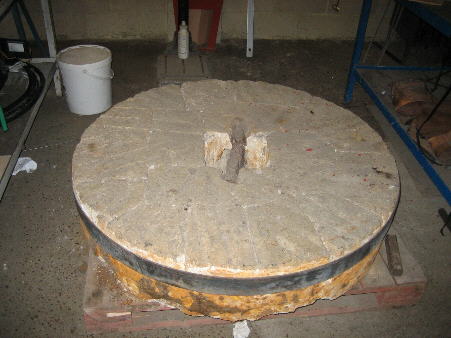 Iron bands for the millstones  - Photo : Gordon King